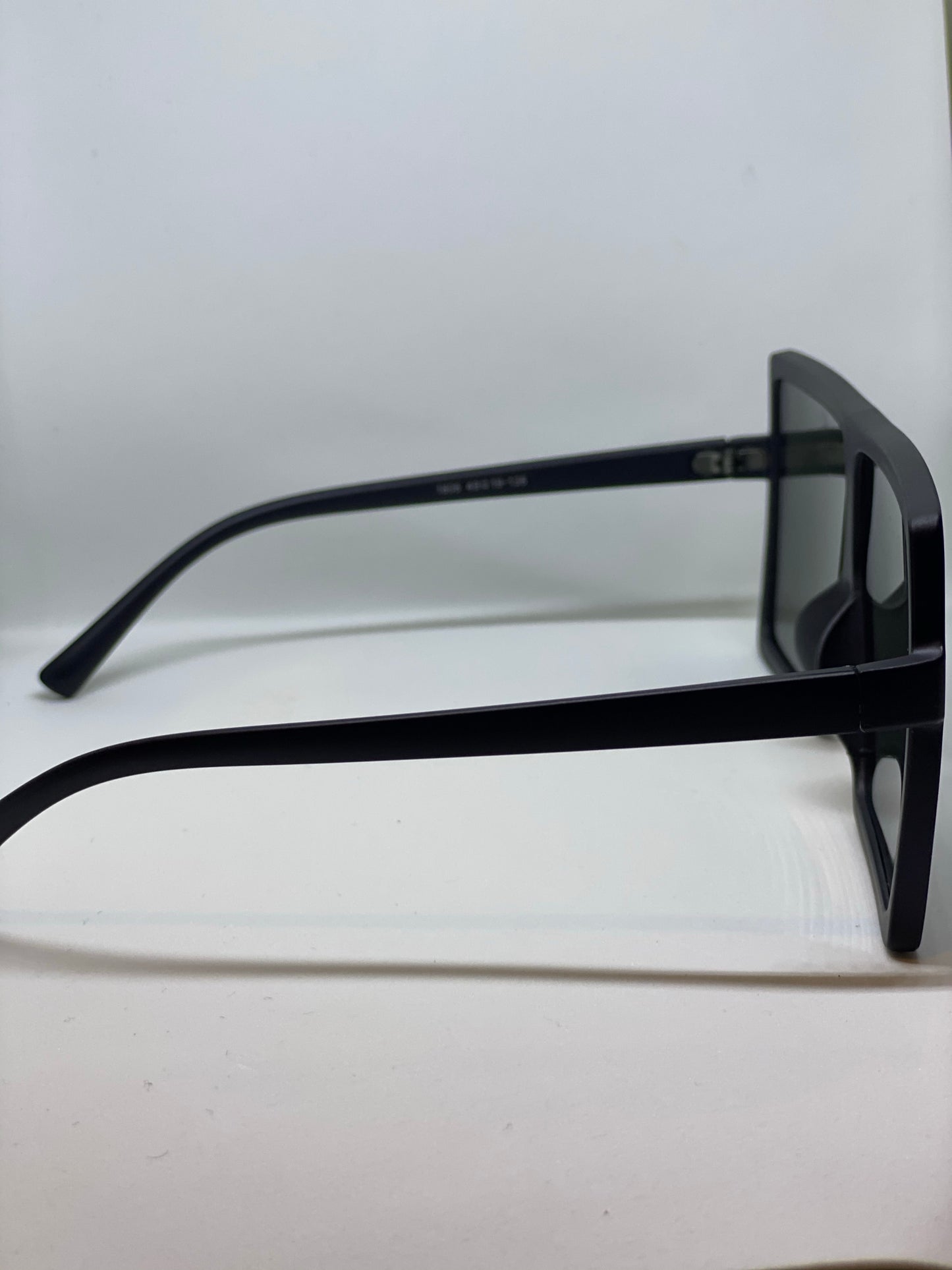 Boujita Shades (Matte Black)